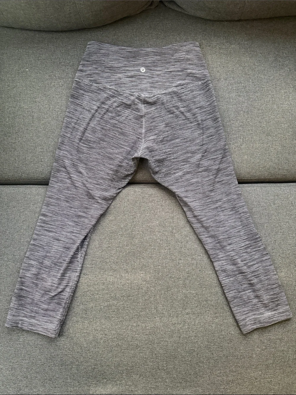 Lululemon x Peloton Women’s Heathered Gray Cropped Leggings Size 8